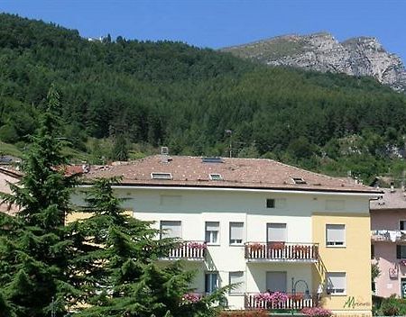 Hotel Martinelli Ronzo-Chienis Esterno foto
