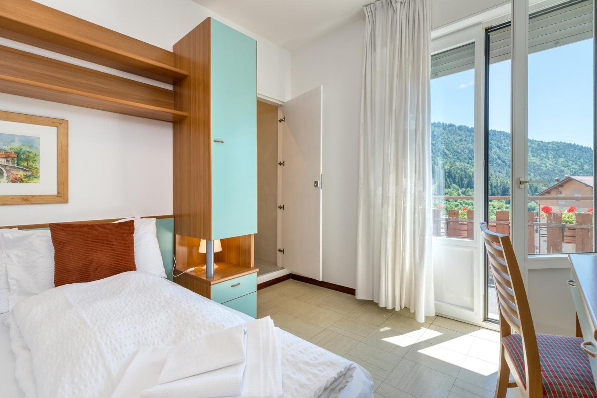 Hotel Martinelli Ronzo-Chienis Esterno foto