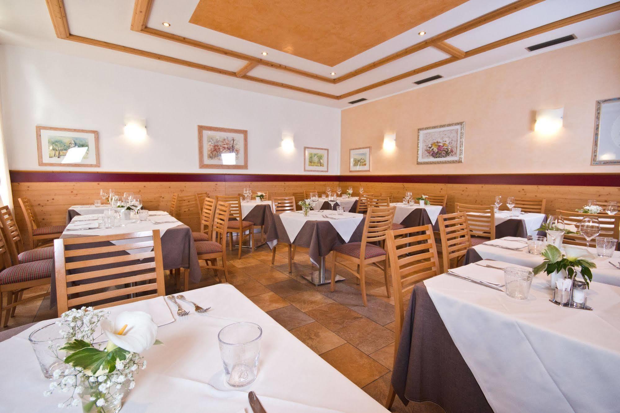 Hotel Martinelli Ronzo-Chienis Esterno foto
